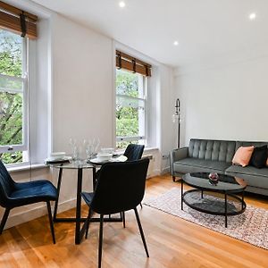 Avari Apartments - Gray'S Collection